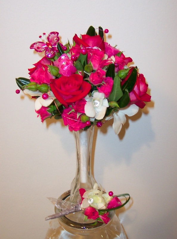 Flowers to Wear by Floral Harmonies - Mari@floralharmonies.com 847-710-1960
